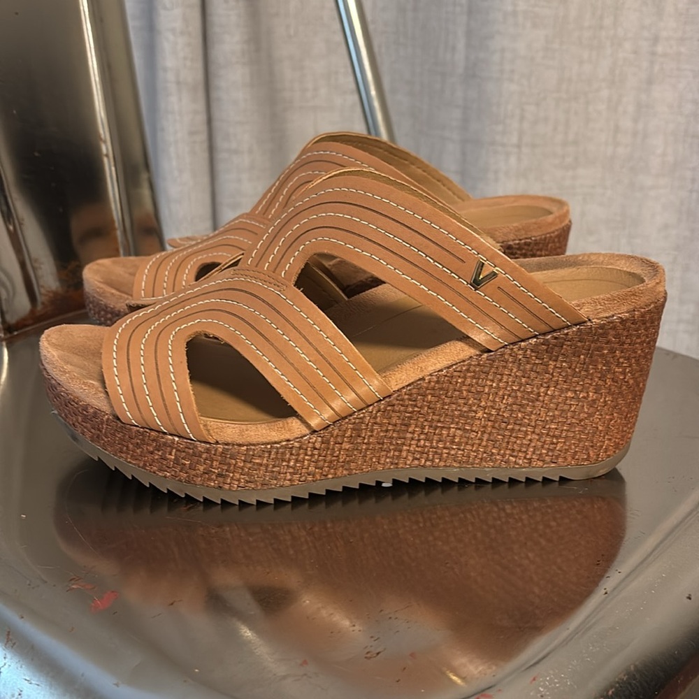 Vionic Sandal Wedges ( Leather upper) - Picture 2 of 6